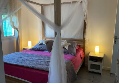 CHAMBRE LES SAINTES