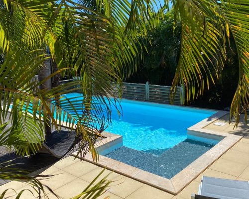 Homevacances-piscine-exterieure-vue-jour