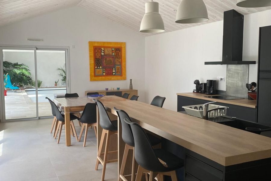 home vacances villa les embruns cuisine amenagée